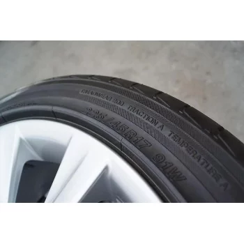 Yokohama BluEarth E51